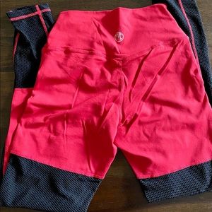 Resilient Dual Color Mesh Leggings